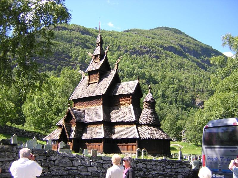 Borgund 800 éves fatemploma
