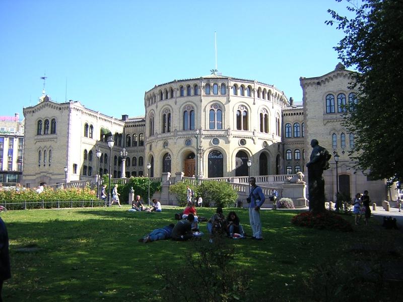 Osloi Parlament épülete (Stortinget)